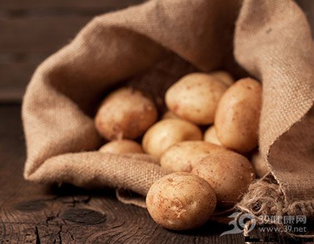 这些常见食物竟含自然毒素 要保命需郑重